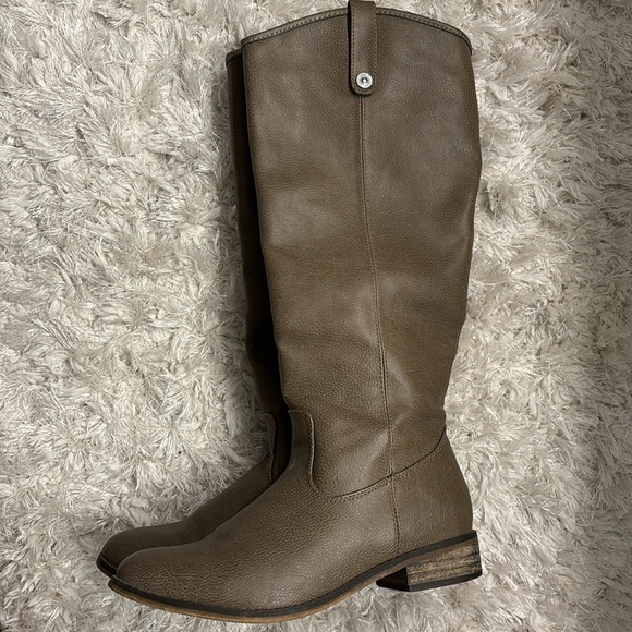 Womes Size 10 Taupe Boots - Picture 3 of 5